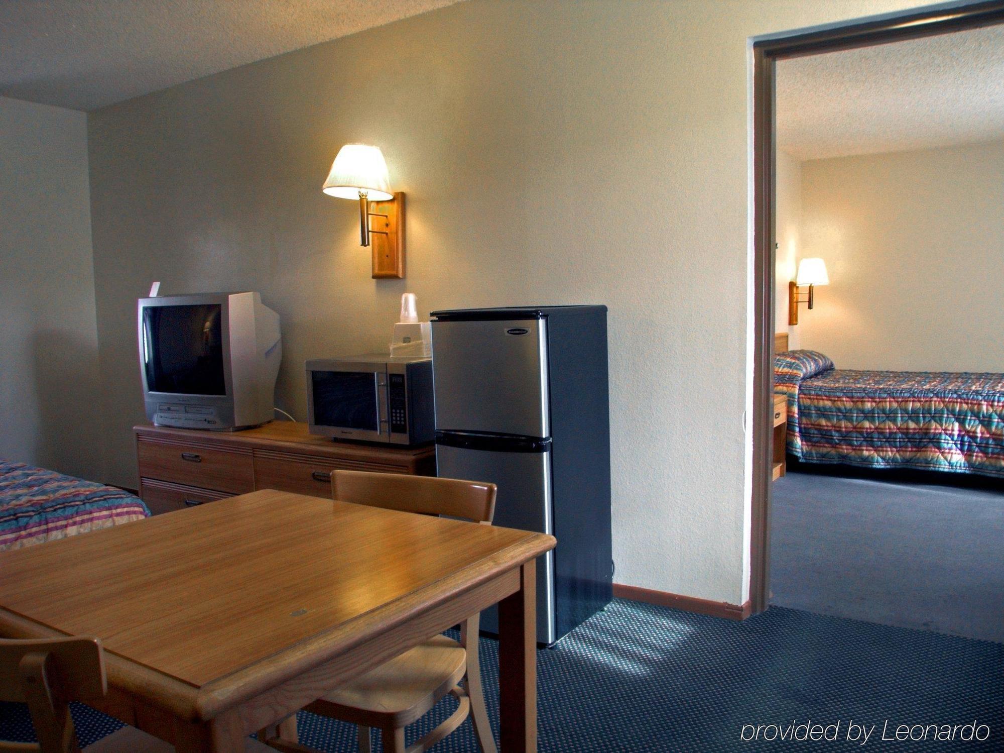 ריברסייד Rodeway Inn חדר תמונה
