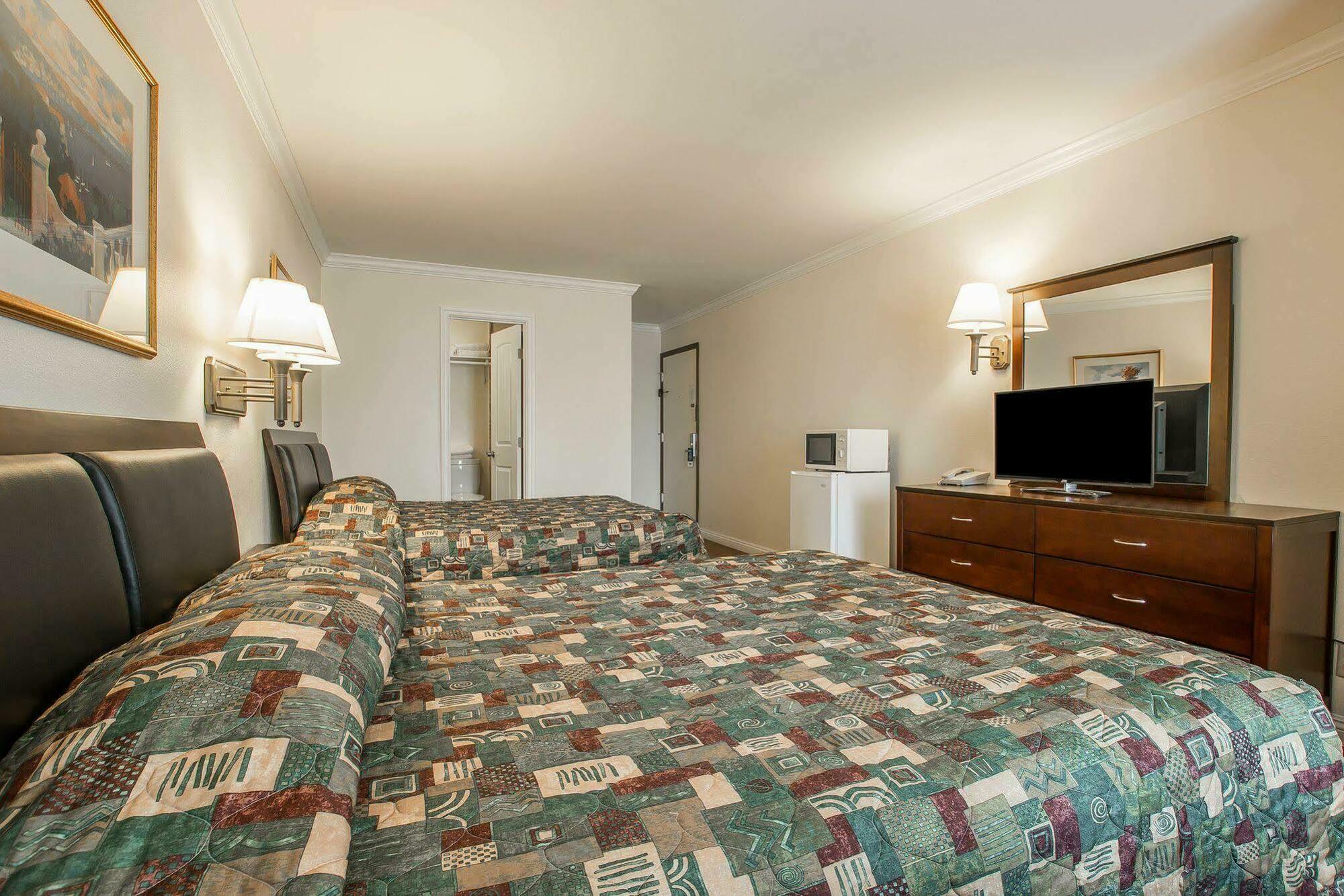 ריברסייד Rodeway Inn מראה חיצוני תמונה