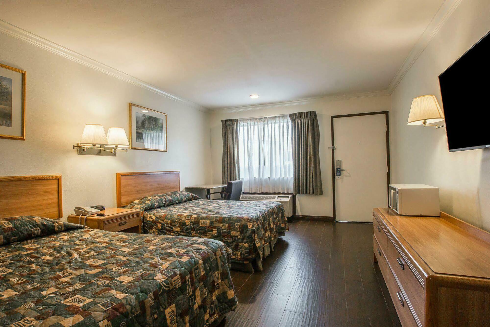 ריברסייד Rodeway Inn מראה חיצוני תמונה