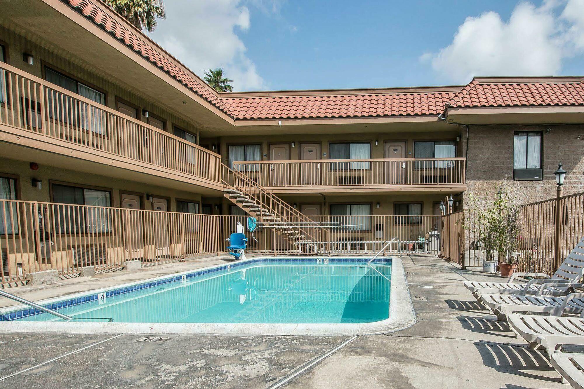 ריברסייד Rodeway Inn מראה חיצוני תמונה